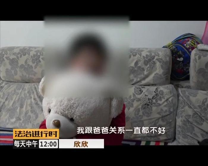 拘了！禽兽父亲强奸了自己的亲生女儿！
