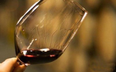 ​葡萄酒挂杯是什么？葡萄酒挂杯是什么含量高