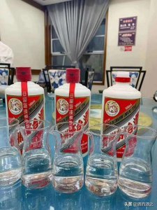 ​五粮液52度白酒热量(五粮液白酒 52度)