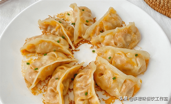 煎饺一般要煎几分钟(煎饺的正确煎法)
