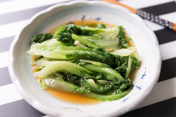 年夜饭的菜品及寓意(年夜饭各种食物的寓意)