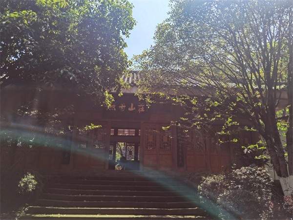 照母山森林公园门票多少钱(照母山森林公园游玩路线)
