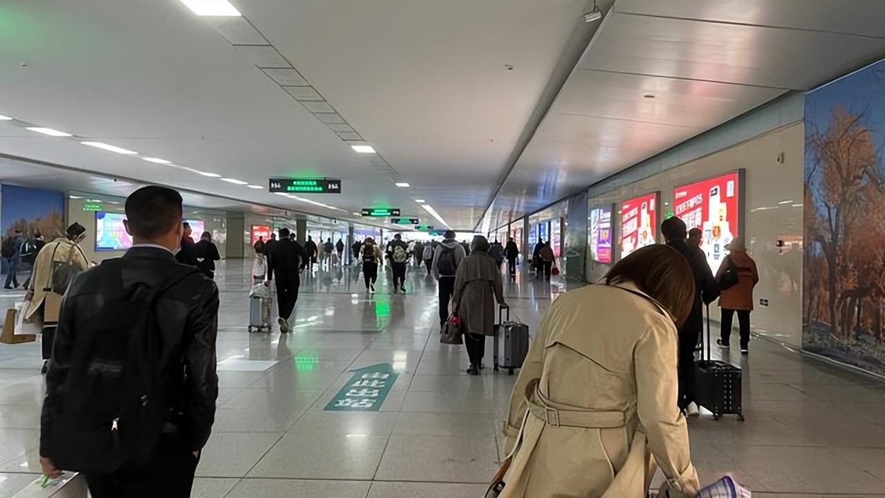 火车提前下车能否过闸(提前下火车要告诉乘务员吗)