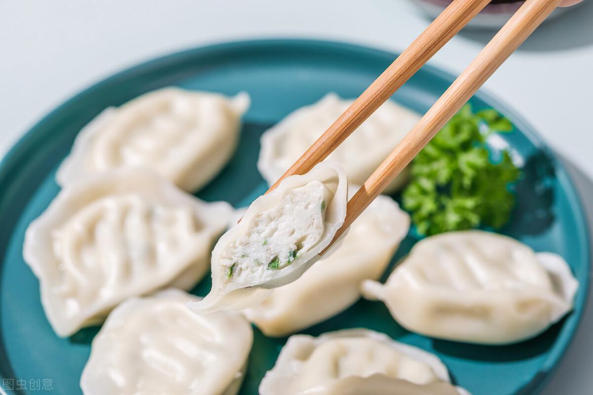 水饺一般要煮多久才会熟(水饺开水煮还是冷水煮)