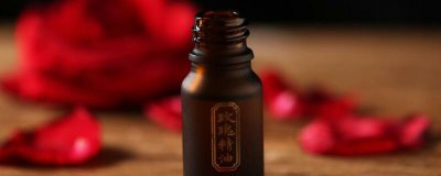 ​玫瑰精油可以直接擦在脸上吗