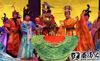 ​秦国开明君主秦穆公是怎么继位的
