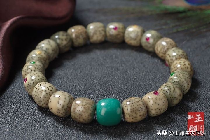 白玉菩提子如何盘玩（白玉菩提子手串怎么盘）
