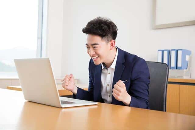 公务员跟国企央企有什么区别（央企和公务员哪个好）