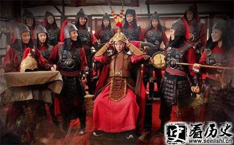 穆桂英（中）剧照