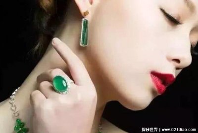​不适合戴翡翠的人有哪些 从事体力劳动不易戴易碎