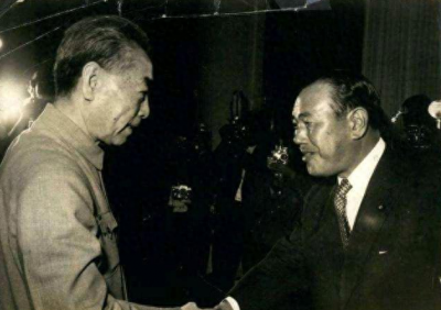 ​1972年中日建交，从敌视走向合作，毛主席因何放弃索要战争赔款？