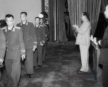 ​他本该授中将，却意外成大校，嫌丢脸拒绝出席仪式，终身不穿军装