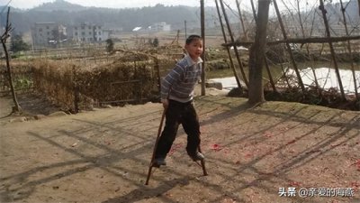 ​七八十年代农村孩子自制40种玩具，你玩过几种？玩过最小都30多岁