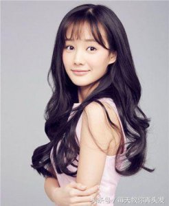 ​瓜子脸的发型女（瓜子脸女生甜美优雅发型设计！）