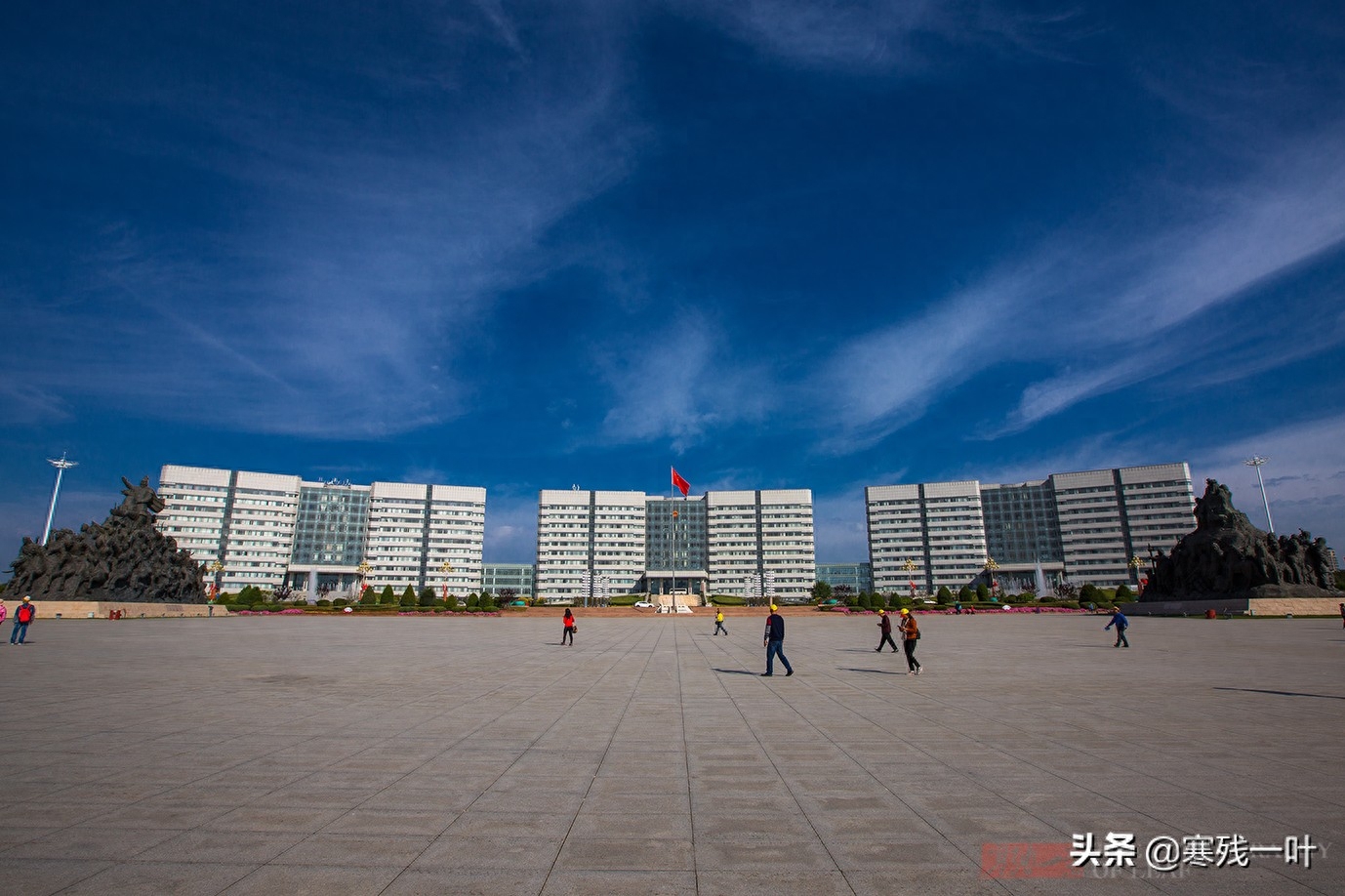 万万没想到，鬼城鄂尔多斯如今什么样？
