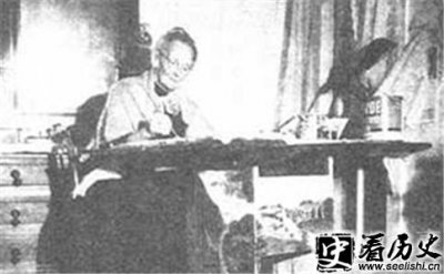 ​摩西奶奶如何鼓励年轻人要不惧未来