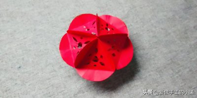 ​简单漂亮的花灯笼做法（手工教程：彩纸做成的漂亮灯笼，简单几步就完成）