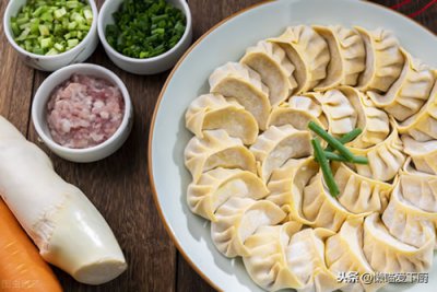 ​包饺子和面用温水还是用凉水？水用不对，饺子易粘易破皮