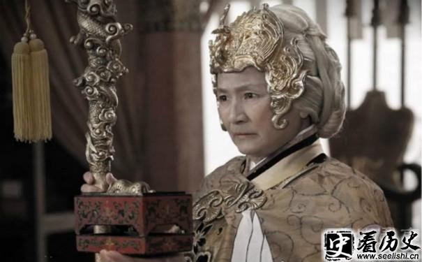 佘太君扮演者郑佩佩