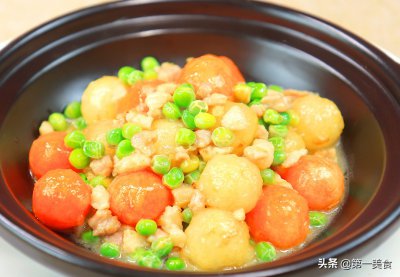 ​萝卜丸子怎么做才好吃？有秘诀，学会这个做法，精致美观，只有在饭店才吃到