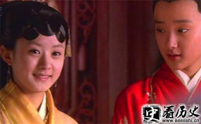 ​新版红楼梦中赵丽颖饰演的邢岫烟