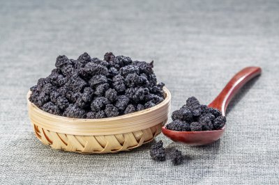​桑葚干正确的泡水方法（桑葚干正确的泡水方法如下）