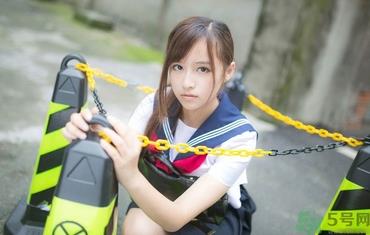 15岁月经推迟二个月正常吗？15岁两个月没来月经是怎么回事？
