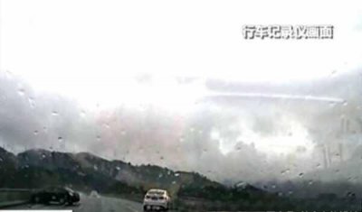 ​昨天江西高速车祸，雨天行车要注意什么？