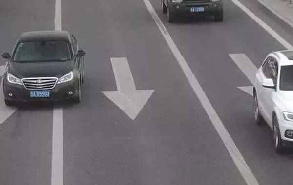 变更车道的正确方法步骤，强行变道怎么处罚-