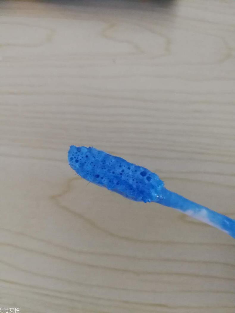 美白牙膏佳洁士和中华哪个好 美白牙膏佳洁士vs中华