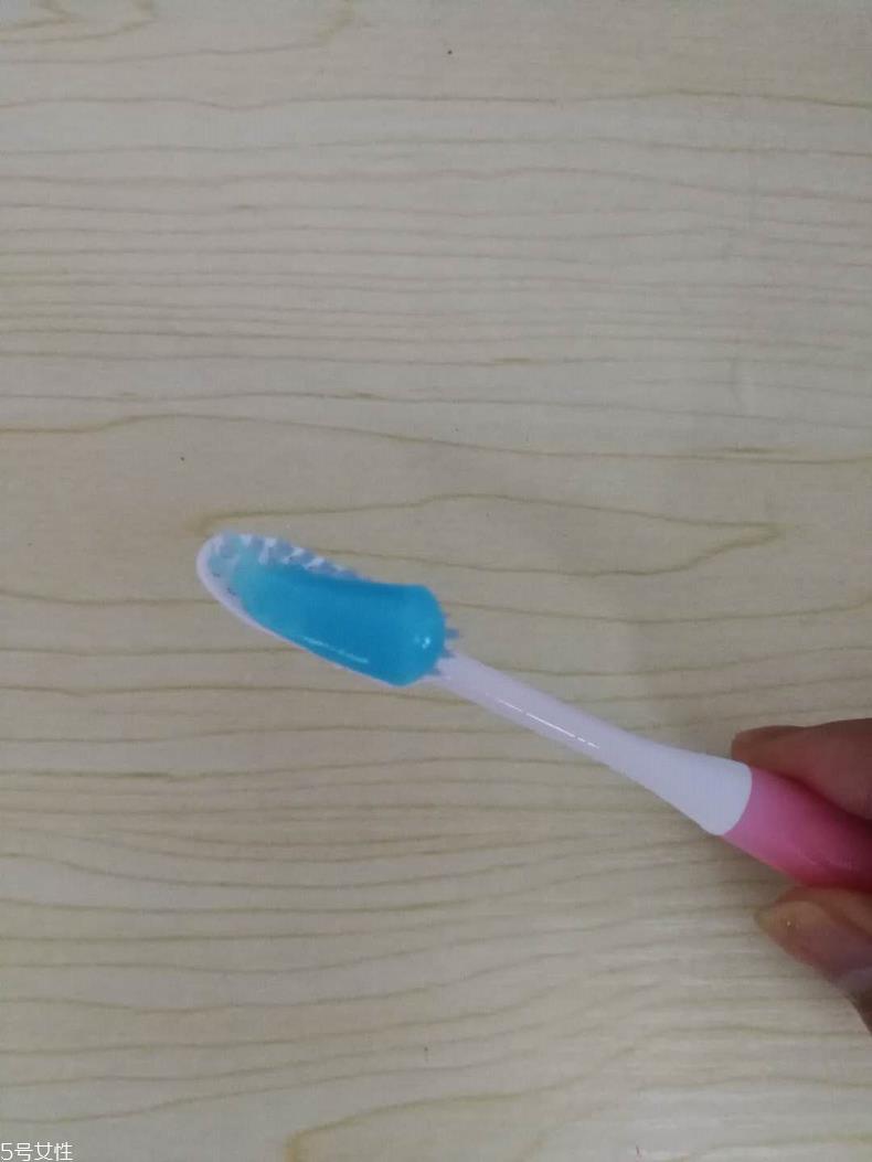 美白牙膏佳洁士和中华哪个好 美白牙膏佳洁士vs中华