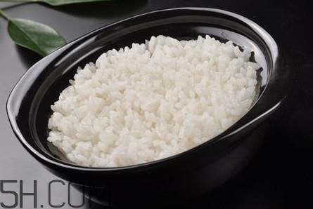 煮饭是用电饭煲好还是电压力锅好？煮饭是精煮还是快煮