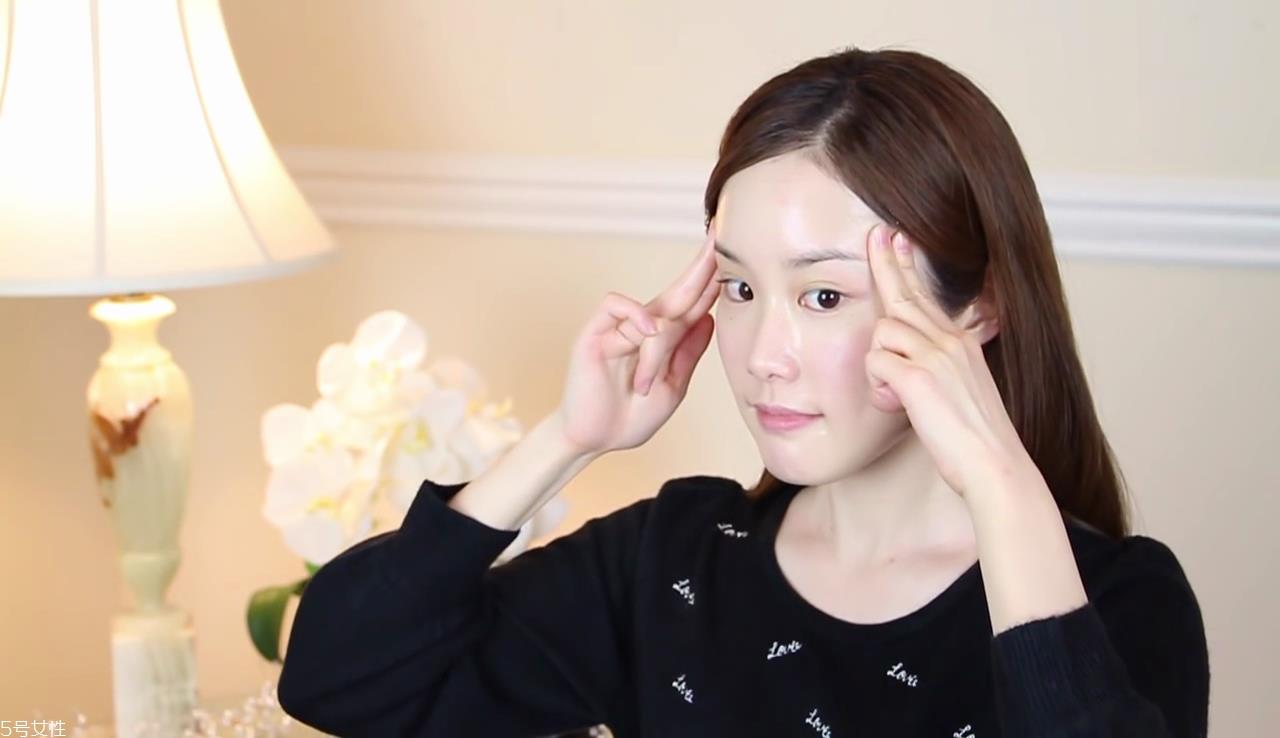 最简单的瘦脸按摩手法图解