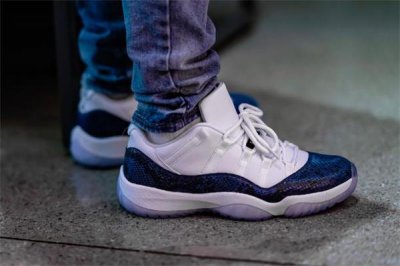 ​aj11 low蓝蛇货量大吗 高颜值蛇纹鞋面