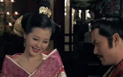 ​吕雉掌权后，为什么残害戚夫人，却放过了薄姬？