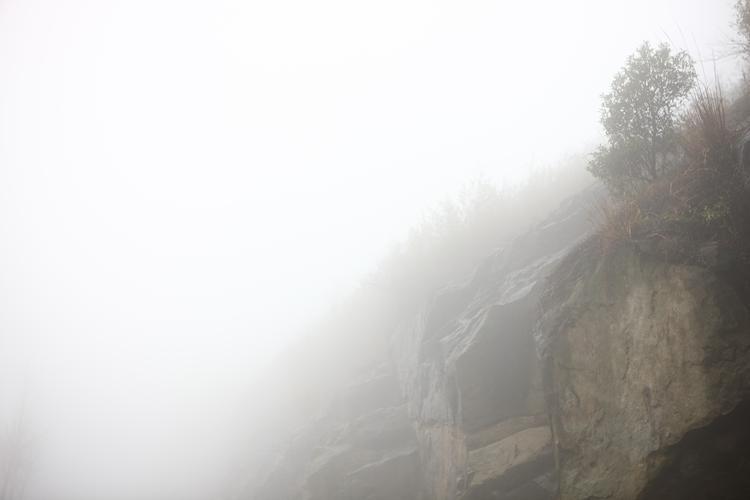 生活雾锁山头山锁雾的意思（雾锁山头山锁雾的意思解述）  1