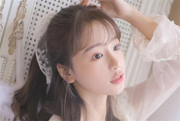 浪漫的女孩有什么特点，怎么追浪漫女孩？
