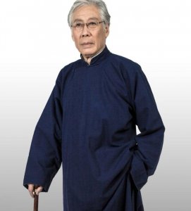 ​演过皇帝的男演员有哪些人（演过帝王的老戏骨演员大全）