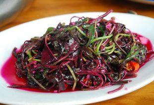 农村里的这种天然野菜，好吃又营养，城里人不一定吃过这种野菜哦