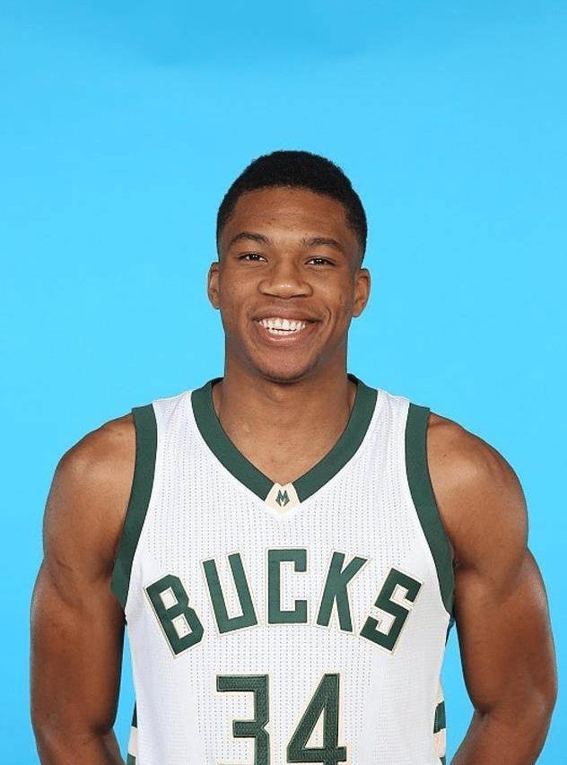 他是NBA历史上的怪才！身高2米多却打控卫！单挑能力令人生畏！