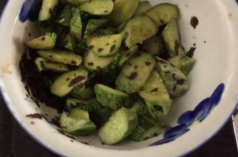 农村野生紫苏就是香，不要总炒着吃了，这样做着最好吃最美味！