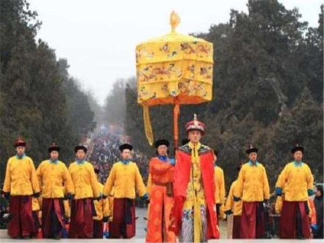 清朝皇帝赏赐黄马褂究竟有何作用？其实它堪比金子