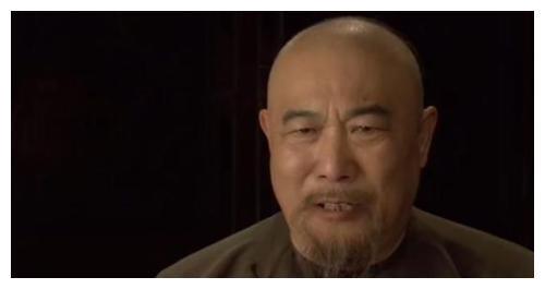 甄嬛全剧中最薄情的人，陷害自己的爱人，并亲手奉与皇帝的他