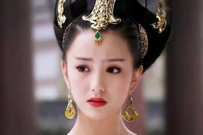 ​妃子与侍臣生下孩子，皇帝却将他立为太子，背后原因有口难言