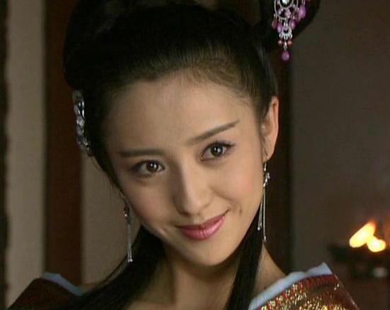 姐妹俩共侍一君，因美貌而成为淫惑皇帝的代表性人物