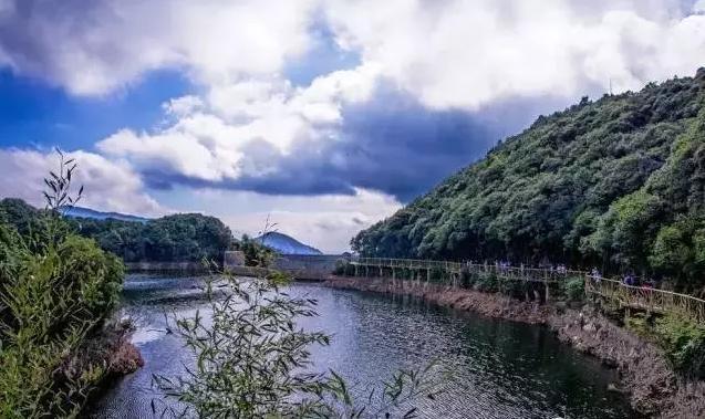 闽清周边文化：永泰百漈沟，永泰云顶，晋安区皇帝洞，永泰赤壁