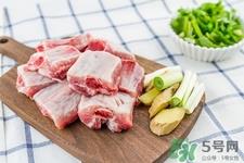 生肉可以用淘米水洗吗？生肉用淘米水洗干净吗？