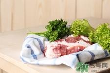 生肉可以用淘米水洗吗？生肉用淘米水洗干净吗？