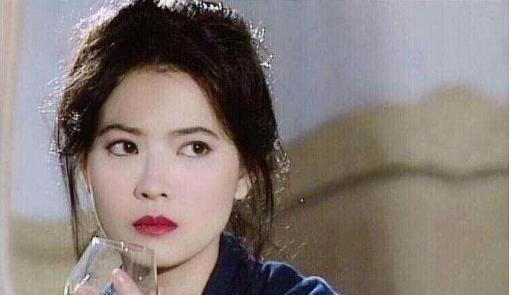 蓝洁瑛的悲惨人生：3次雪藏，遭大佬性侵逼疯，死后墓地被毁