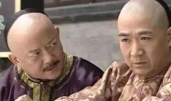 赵统年纪不大，性格虽然沉稳，但也有调皮的时候